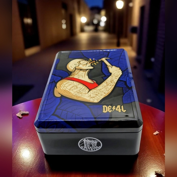 Drew Estates DE4L Blockhead Cigar Tool Kit Ashtray, Metal Stand And Metal Case - Picture 1 of 7